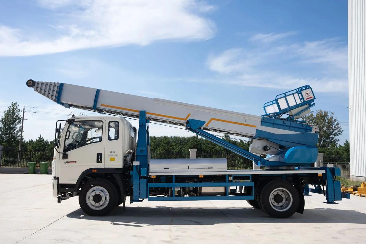 鄱阳县云梯上料车租赁费用