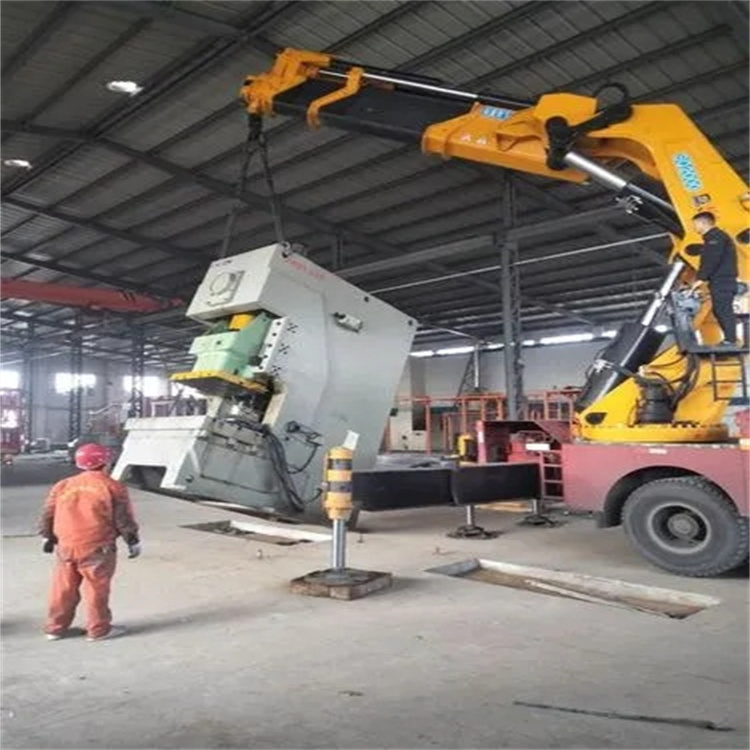 鄱阳县80吨折臂吊车出租附近电话