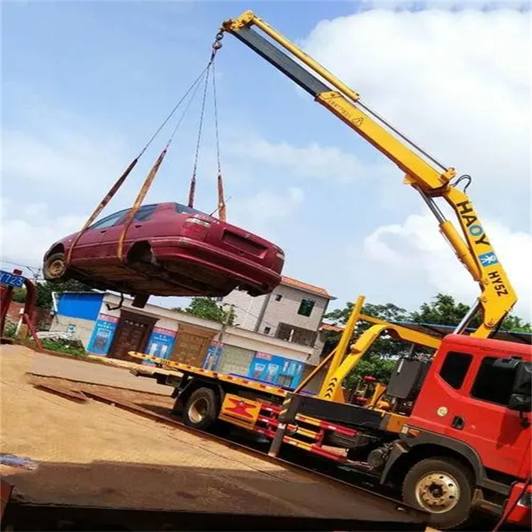 鄱阳县吊车吊汽车的正确方法