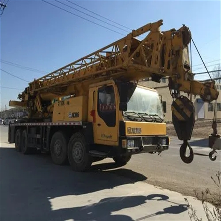 鄱阳县吊车吊挖机的正确办法